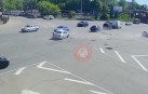 Уламки розсипалися по дорозі: у Вінниці зіткнулися дві автівки (Відео)