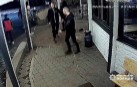 Чоловік влаштував бійку з відвідувачами та охороною кафе у Вінниці (Відео)