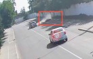 Мотоцикліст на Kawasaki злетів з дороги у Вінниці (Відео)