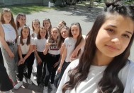 Молодь з Чернівців зняла патріотичний кліп, щоб підбадьорити захисників України (Відео)