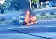 Volkswagen загорівся на світлофорі у Вінниці (Відео)
