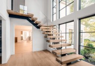 Разновидности металлических каркасов при изготовлении современных лестниц
