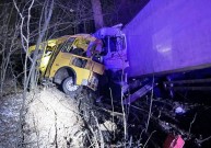 Вантажівка зіштовхнулася з автобусом на Вінниччині. Загинуло двоє людей 