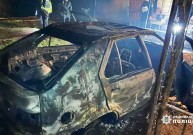 Жінка спалила автомобіль знайомої через давню образу на Вінниччині (Фото)