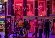 Влада Амстердама заборонить куріння марихуани в кварталі червоних ліхтарів