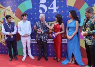 Кетрін Зета-Джонс з Майклом Дугласом та сином відвідала кінофестиваль в Індії 