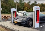 Tesla розробляє найбільшу у світі зарядну станцію мережі Supercharger: де відкриють та скільки машин прийме