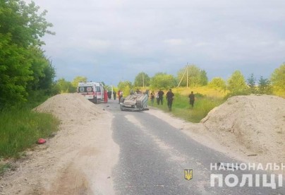 Смертельне ДТП Вінниччині: водій Peugeot не впорався з керуванням та перекинувся (Фото)