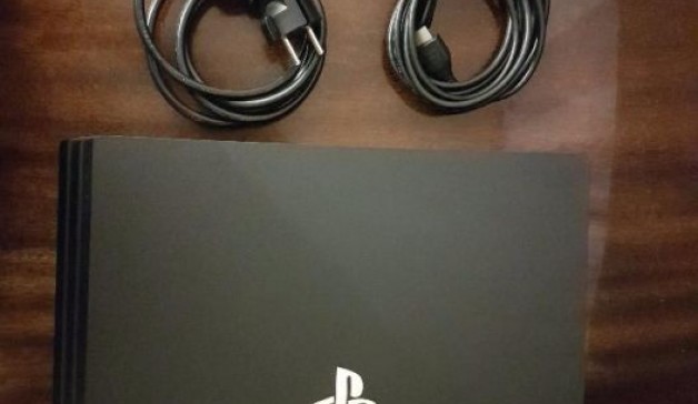 Sony Playstation 4 Pro с играми в комплекте 