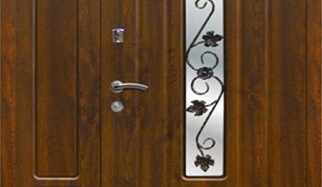 Входные двери со стеклом и ковкой в Украине