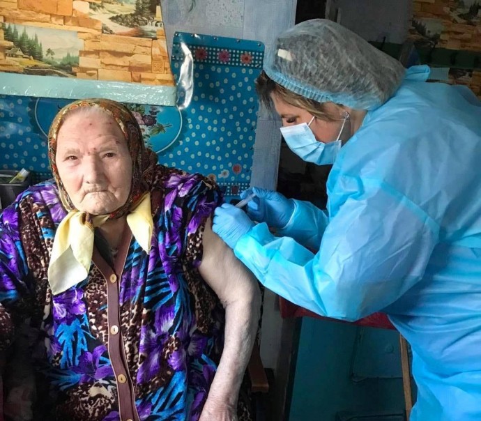 На Вінниччині 99-річна жінка вакцинувалася від коронавірусу
