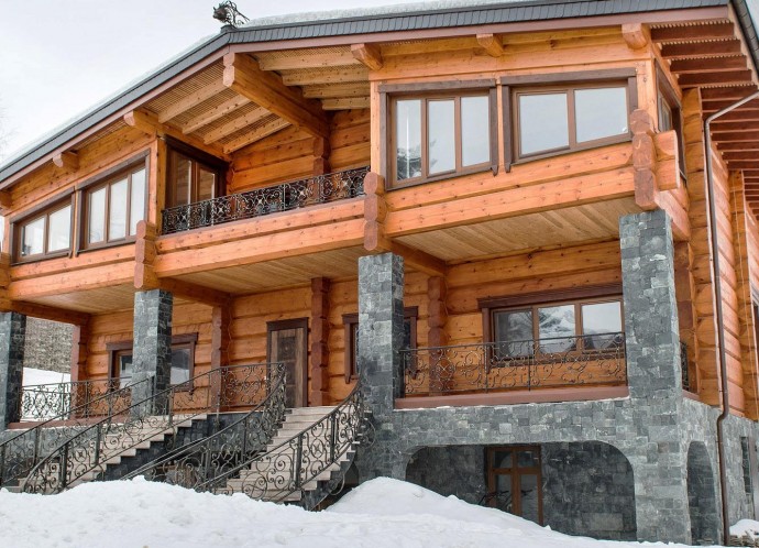 Деревянные дома из канадского красного кедра - надежность и долговечность для комфортного проживания всей семьи