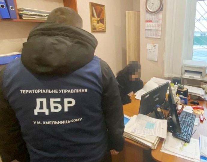 У Вінницькій області працівницю суду впіймали на вимаганні хабара