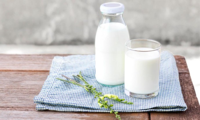 Як можна використовувати прокисле молоко, яке ви не хочете викидати?