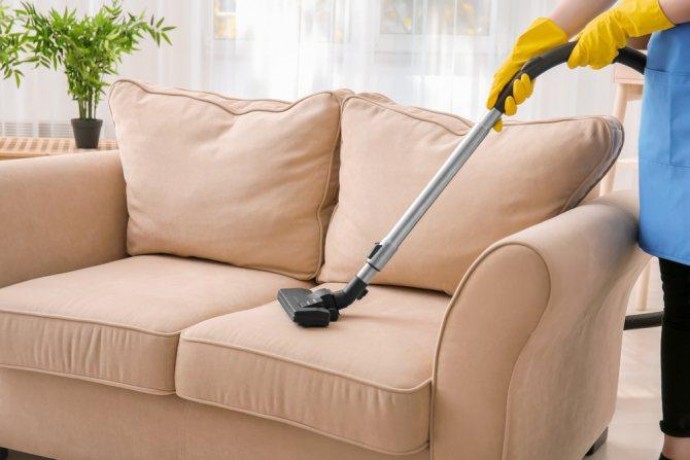 Як приготувати розчин для чищення дивану в домашніх умовах?