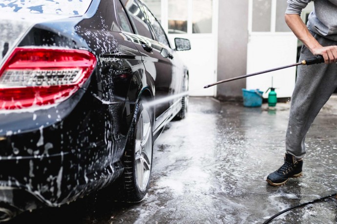 Найпоширеніші помилки літньої мийки автомобіля