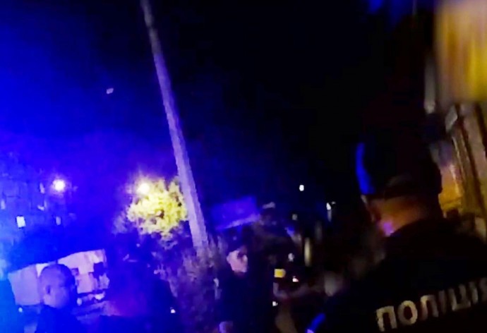 Любителі гучної музики на BMW влаштували конфлікт з поліцією у Вінниці (Відео)