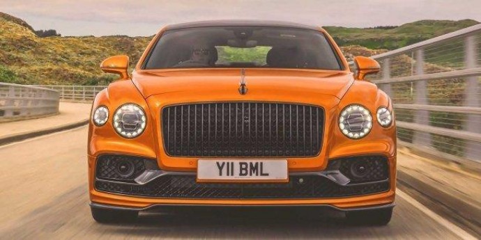 Bentley представила седан Flying Spur Speed