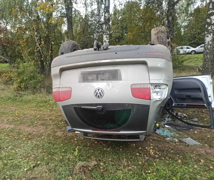 Водій Volkswagen збив пішохода та злетів з дороги у Гайсинському районі