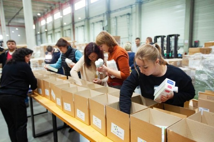 Тисячу пакунків для догляду за дитиною передадуть у громади Вінниччини (Фото)