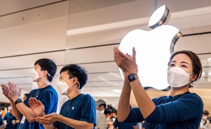 Apple може втратити мільйони iPhone через протести на заводі в Китаї