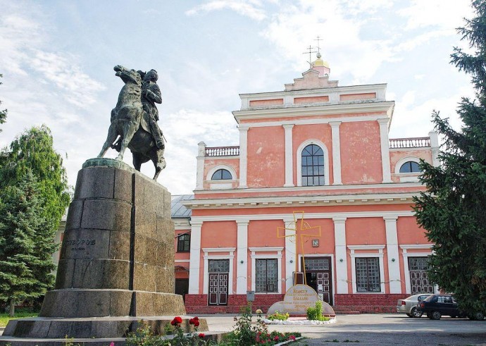 Пам'ятник російському полководцю Суворому погодилися демонтувати у Тульчині (Фото)