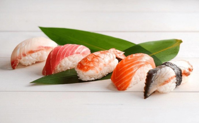 Как выглядят суши и роллы?