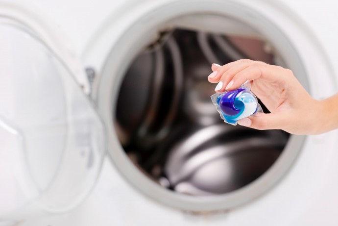Коли потрібно класти капсулу у пральну машинку?
