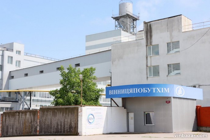 Суд скасував передачу арештованого «Вінницяпобутхіму» новому управителю, який відновив виробництво на заводі