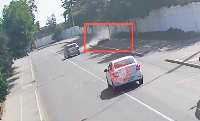 Мотоцикліст на Kawasaki злетів з дороги у Вінниці (Відео)