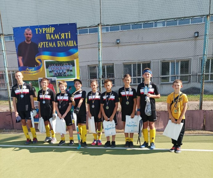 «Срібло» всеукраїнського турніру привезли юні хокеїсти на траві з Вінниці 