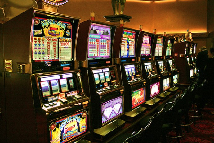 Игровые автоматы стоит ли играть игровые автоматы 2012 год бесплатно