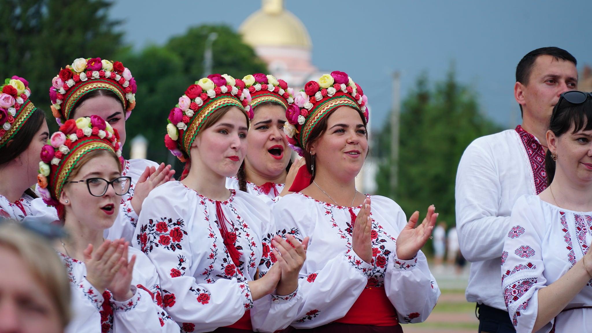 На Вінниччині встановили рекорд України. 3512 людей одночасно заспівали 