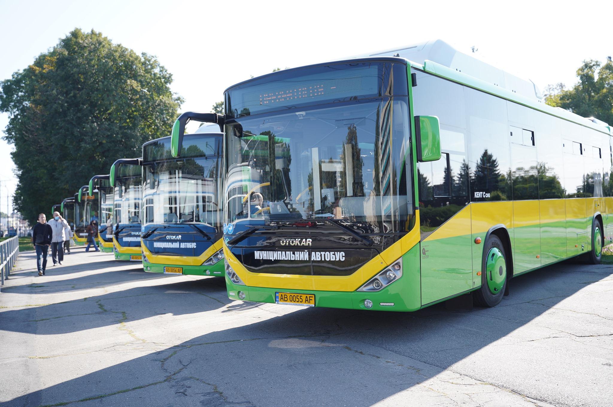 Вінниця отримала 10 нових муніципальних автобусів на газових установках (Фото)