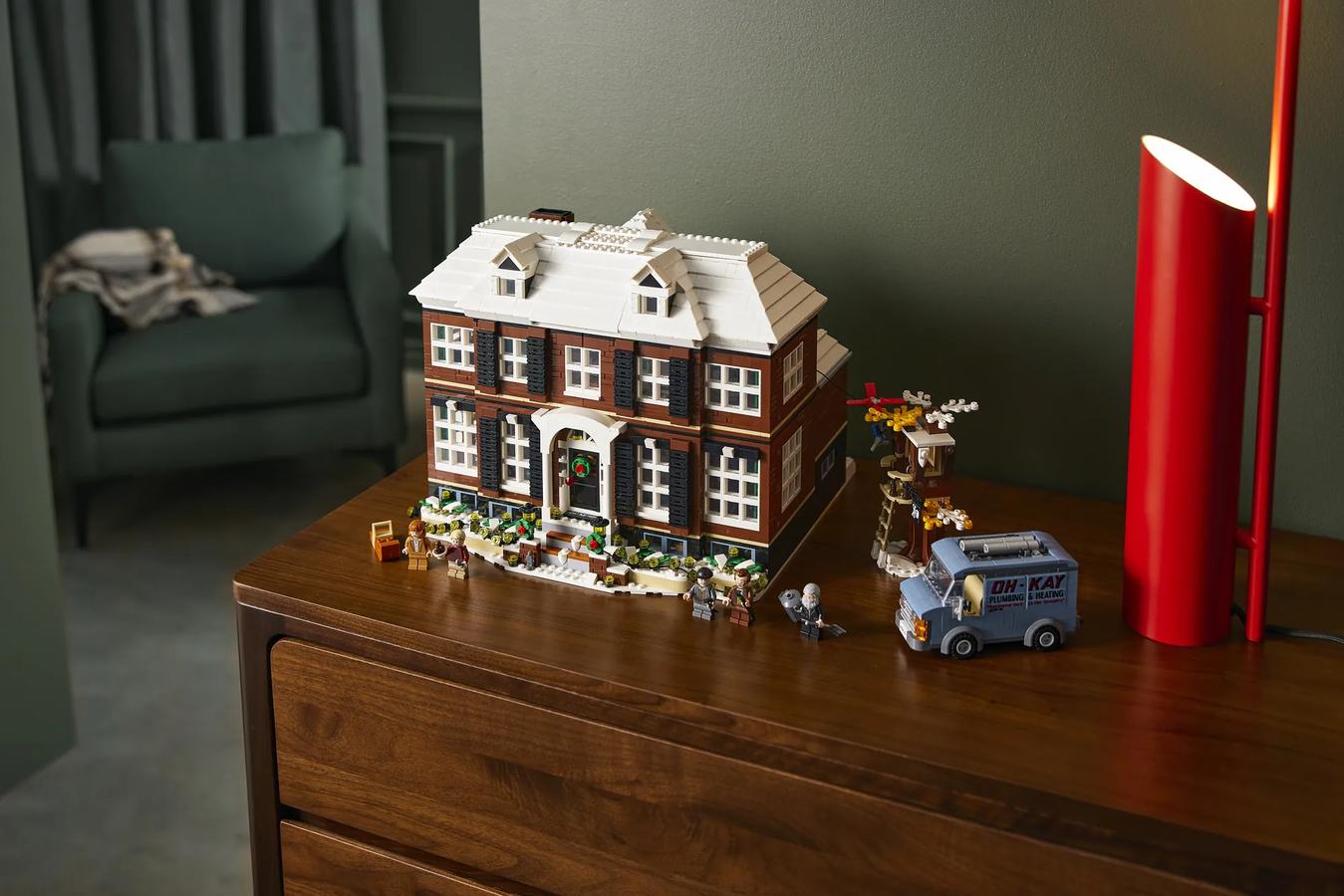 LEGO випустила конструктор будинку з фільму «Сам удома». Дизайн розробив хлопець з Вінниці (Фото)