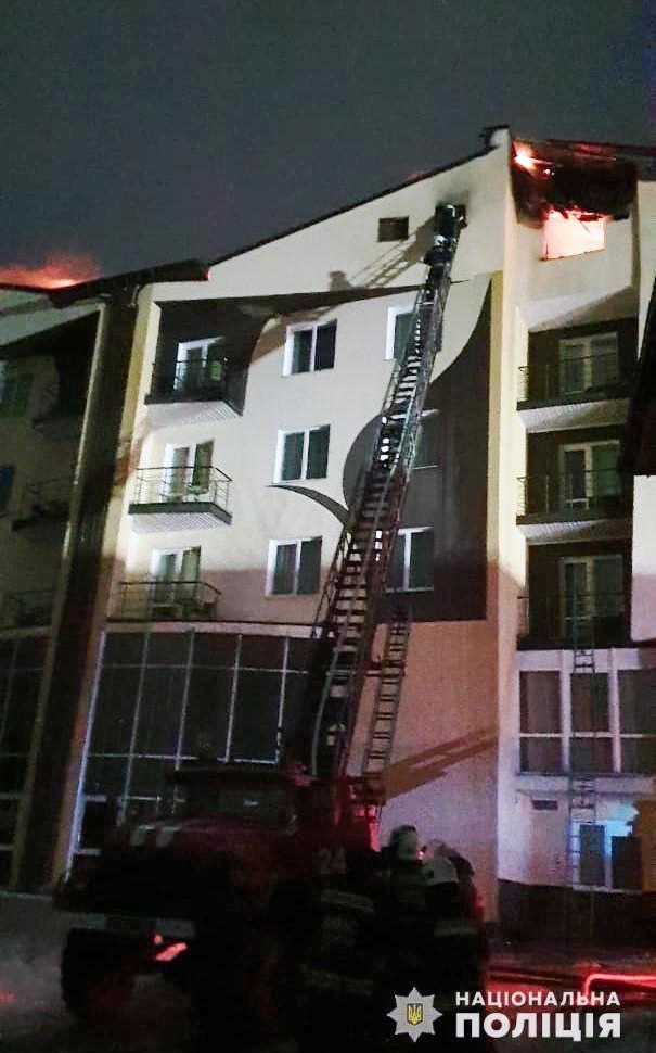 Люди вистрибували з вікон: все про масштабну пожежу в комплексі «Батерфляй», яка забрала життя дівчини (Фото+Відео)