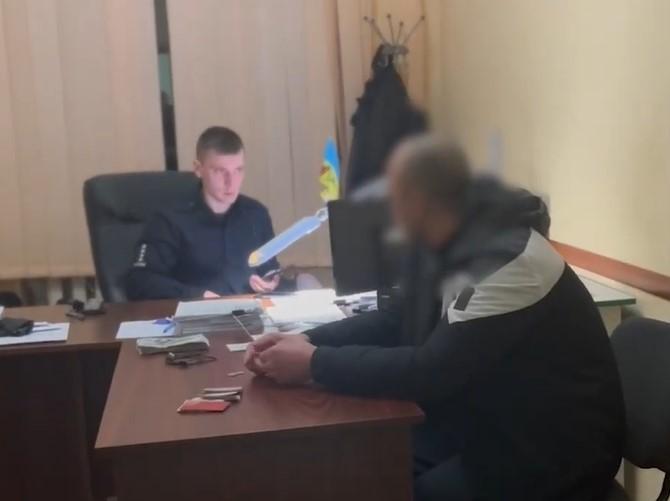 На Вінниччині затримали «провідника», який за 17 тисяч доларів намагався переправити до Молдови двох харків'ян (Фото+Відео)
