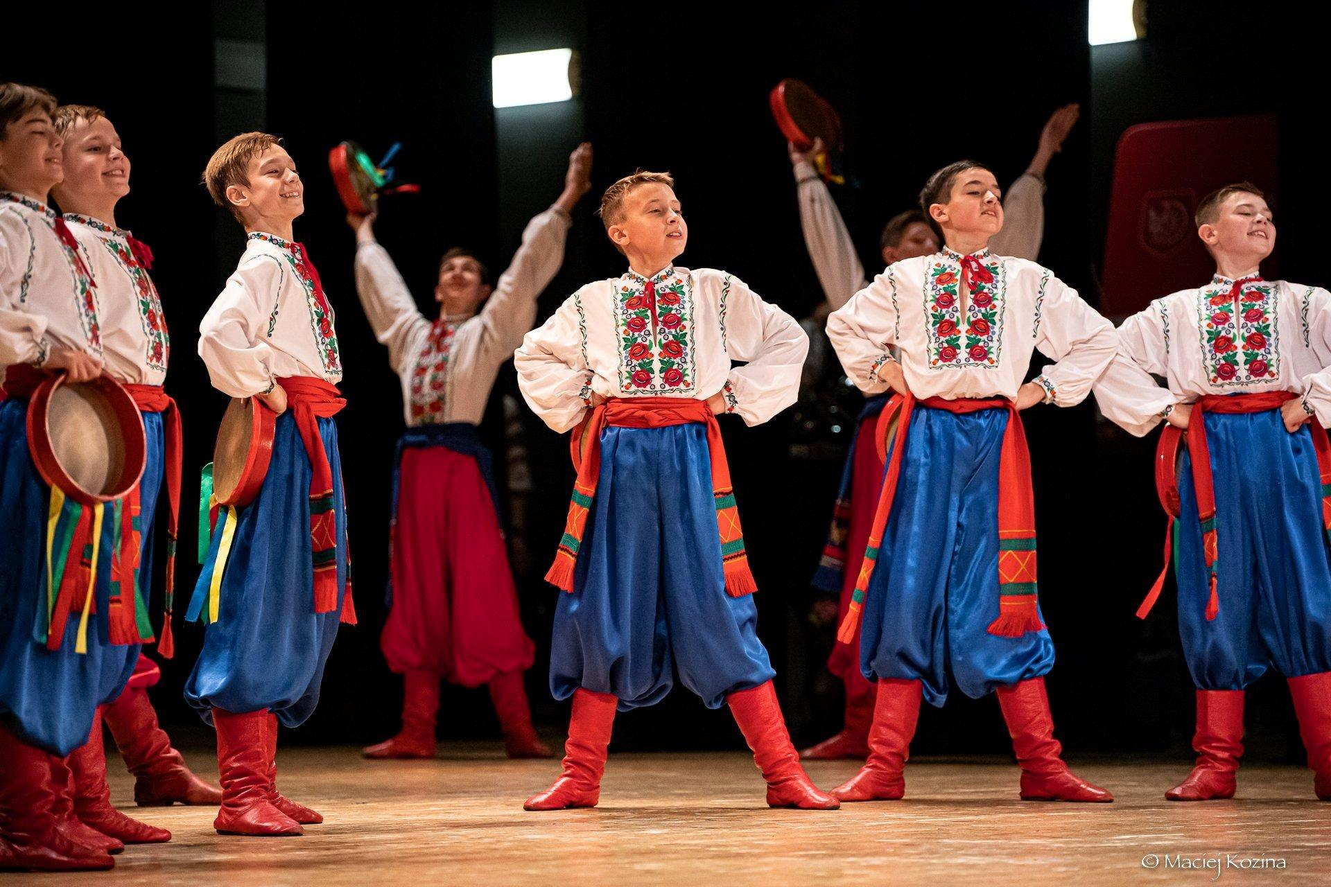 Вінницький ансамбль танцю «‎Барвінок»‎ виступив з благодійними концертами у Польщі (Фото)
