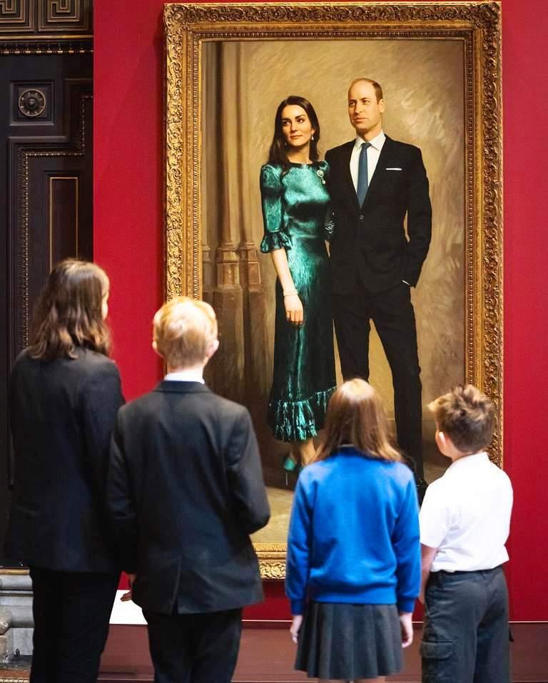 Кейт Міддлтон і принц Вільям постали на першому офіційному портреті (Фото)