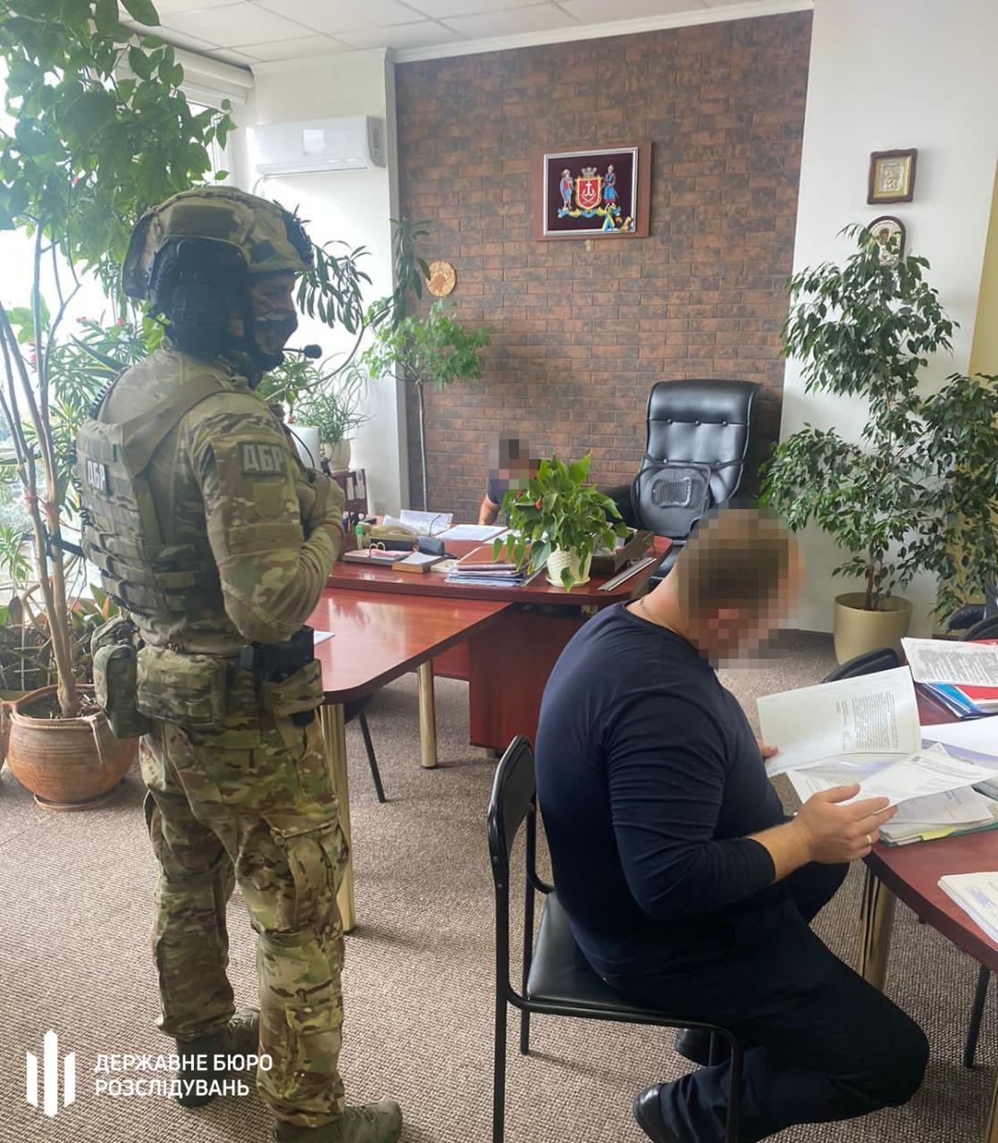 ДБР проводило слідчі дії у Вінницькій міській раді (Фото)