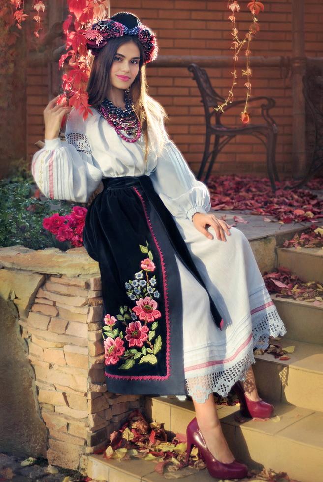 «Міс Вінниця 2019» знялася для каталогу етно-бреду (Фото)