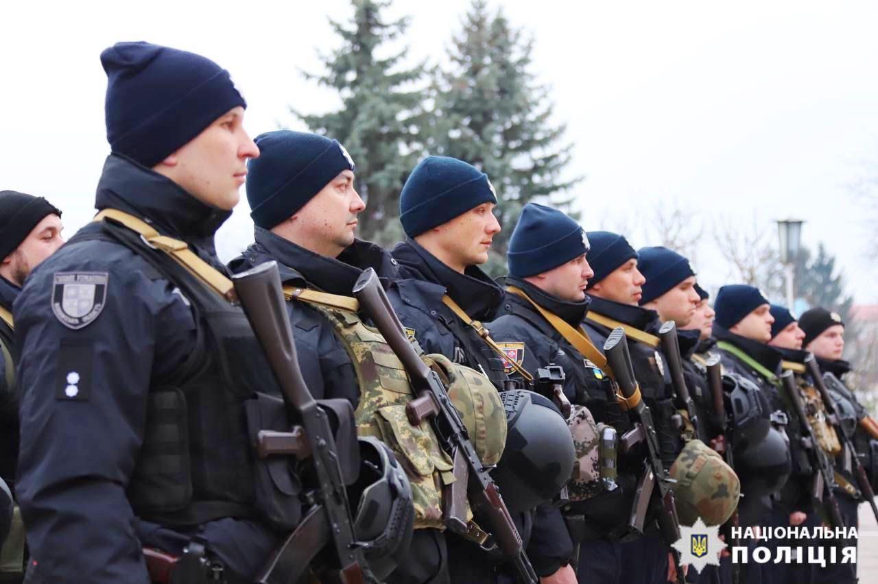 На деокуповану Харківщину вирушив загін поліцейських з Вінниці (Фото)