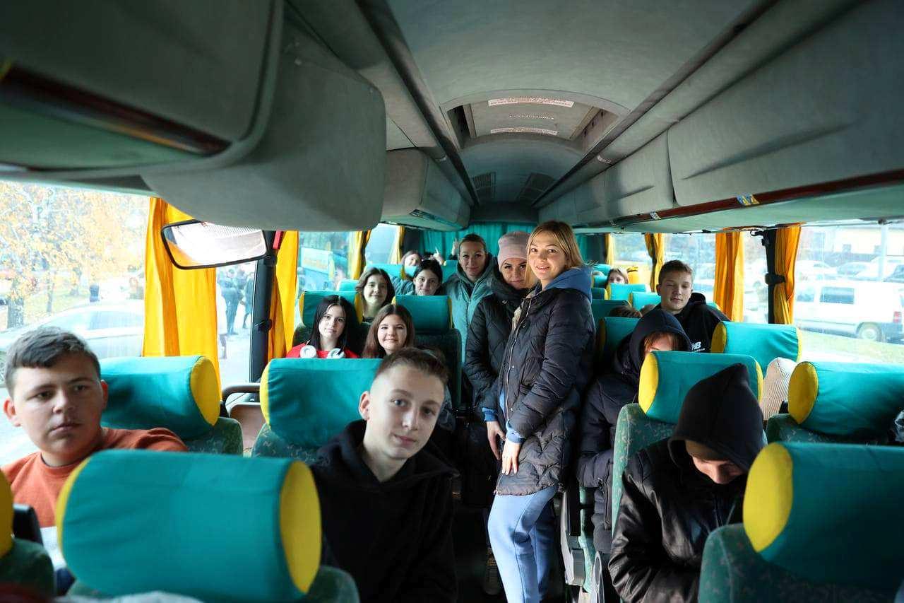Чергова група дітей захисників з Вінниччини вирушила на відпочинок до Закарпаття (Фото)