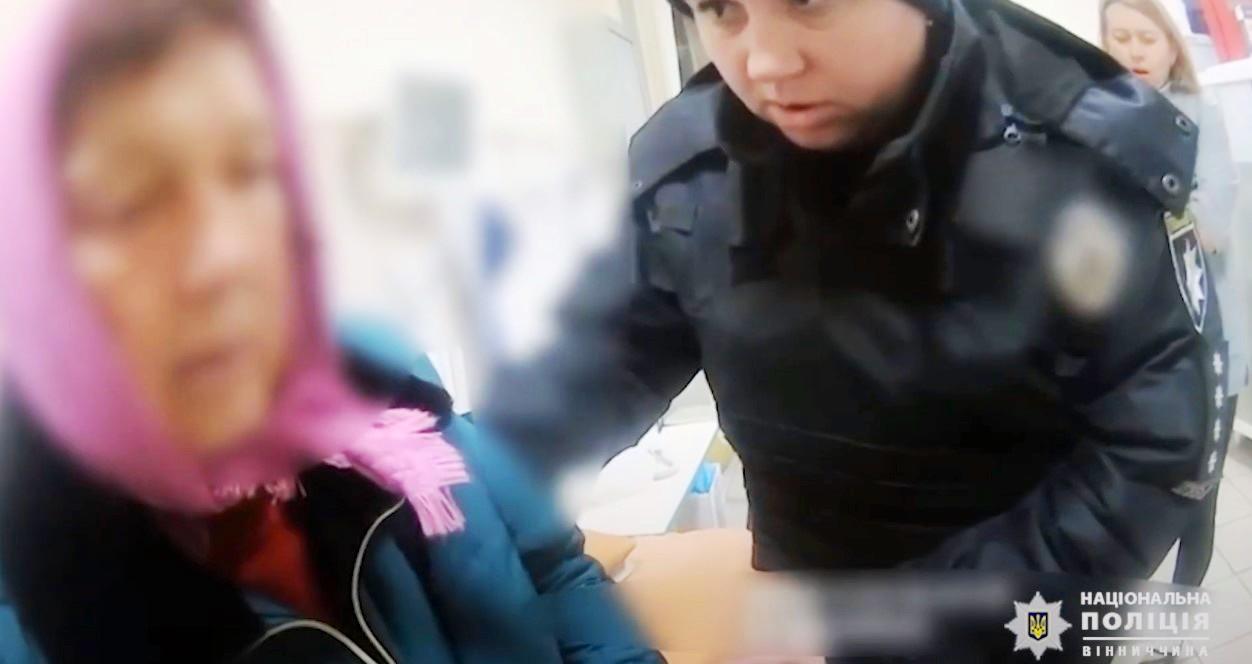 «Моїй дружині погано»: у комендантську годину правоохоронці супроводили до лікарні автомобіль на Вінниччині (Фото+Відео)