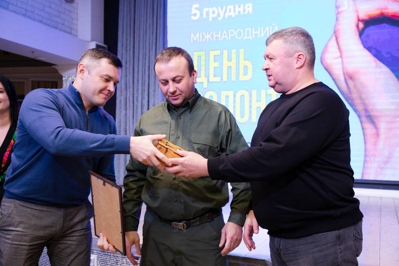 Нагородження волонтерів області провели у Вінниці (Фото)