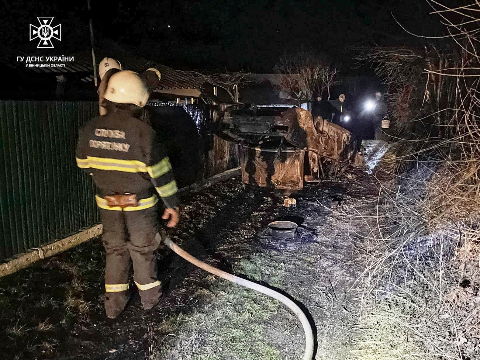 39-річний водій загинув у палаючому автомобілі біля Ладижина