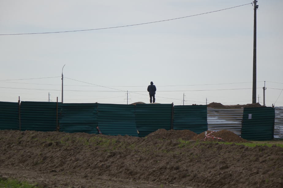 Будівництво нового кладовища на Сабарові: що зводять за парканом? (Відео)
